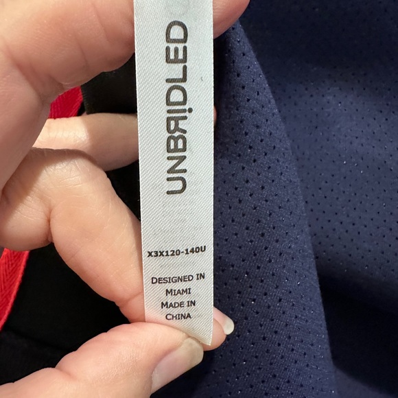 Tail - UNBRIDLED Activewear Sweatshirt.  Medium.  NWOT - Picture 5 of 7